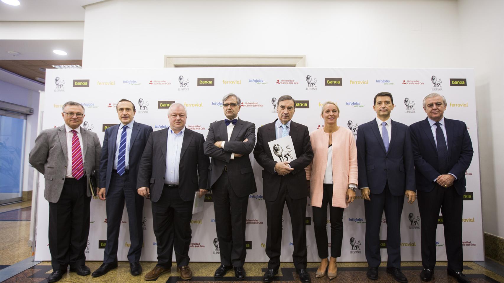 De izquierda a derecha: John Müller, Luis Miguel Ávalos, Ángel de la Fuente, José Antonio Herce, Pedro J Ramírez, Sophie del Campo, Rafael Domenech y Antonio Camuñas.