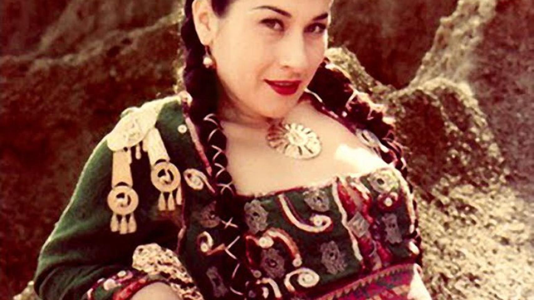 Yma Sumac triunfó con su voz de pajarito.