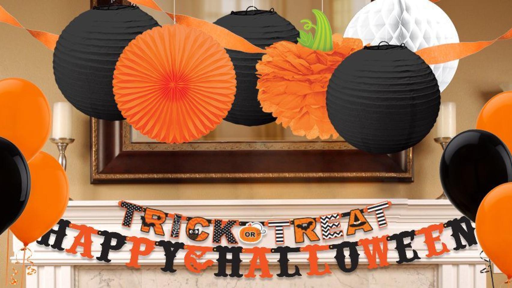 Guirnaldas, globos y farolillos de Party City.