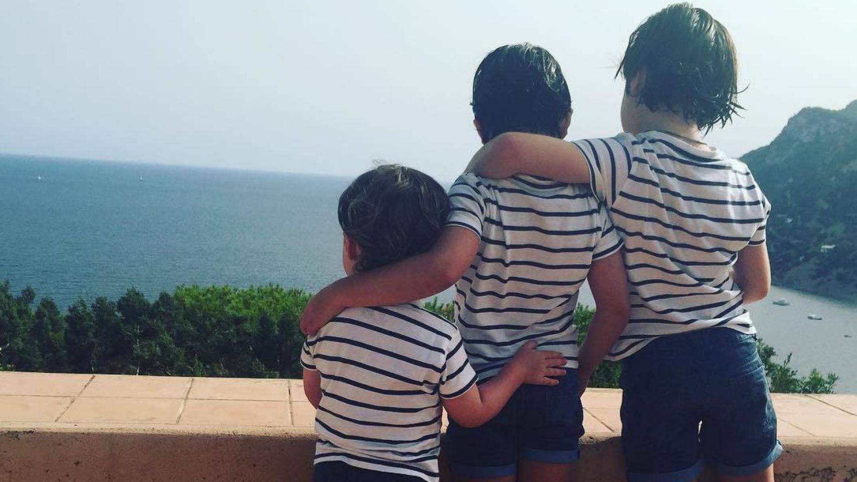 Los tres hijos de Amelia Bono y Manuel Martos