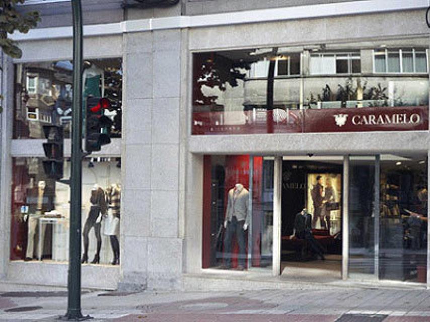 Fachada de una de las tiendas de Caramelo.