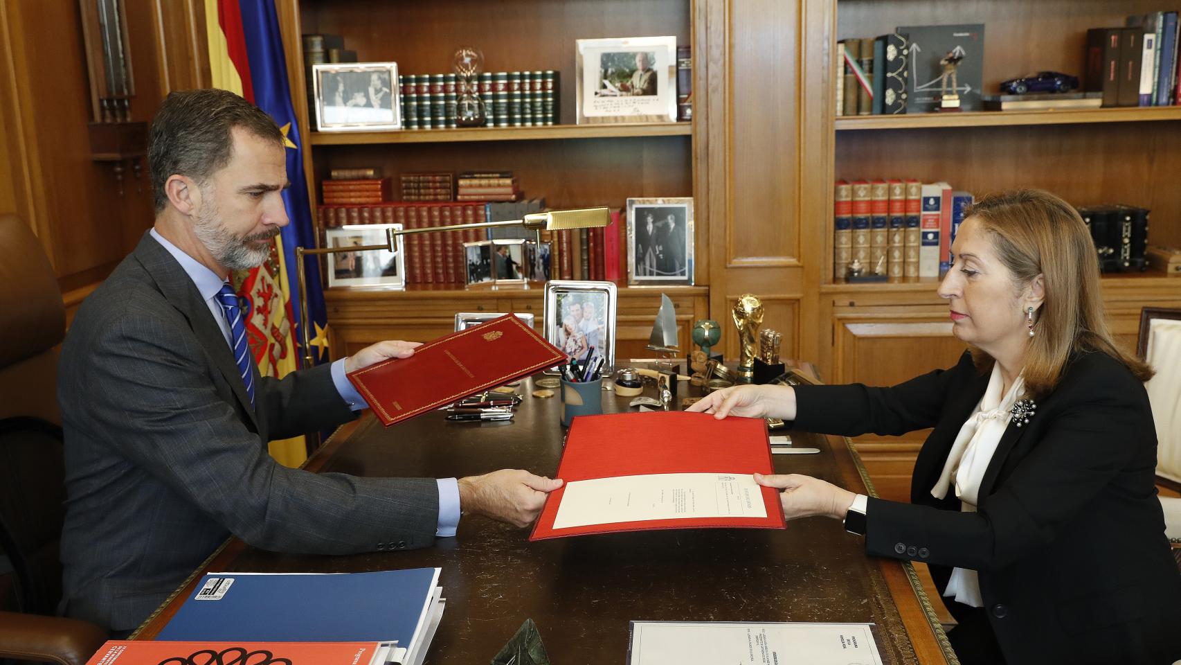 Momento de la reunión entre Felipe VI y Ana Pastor.