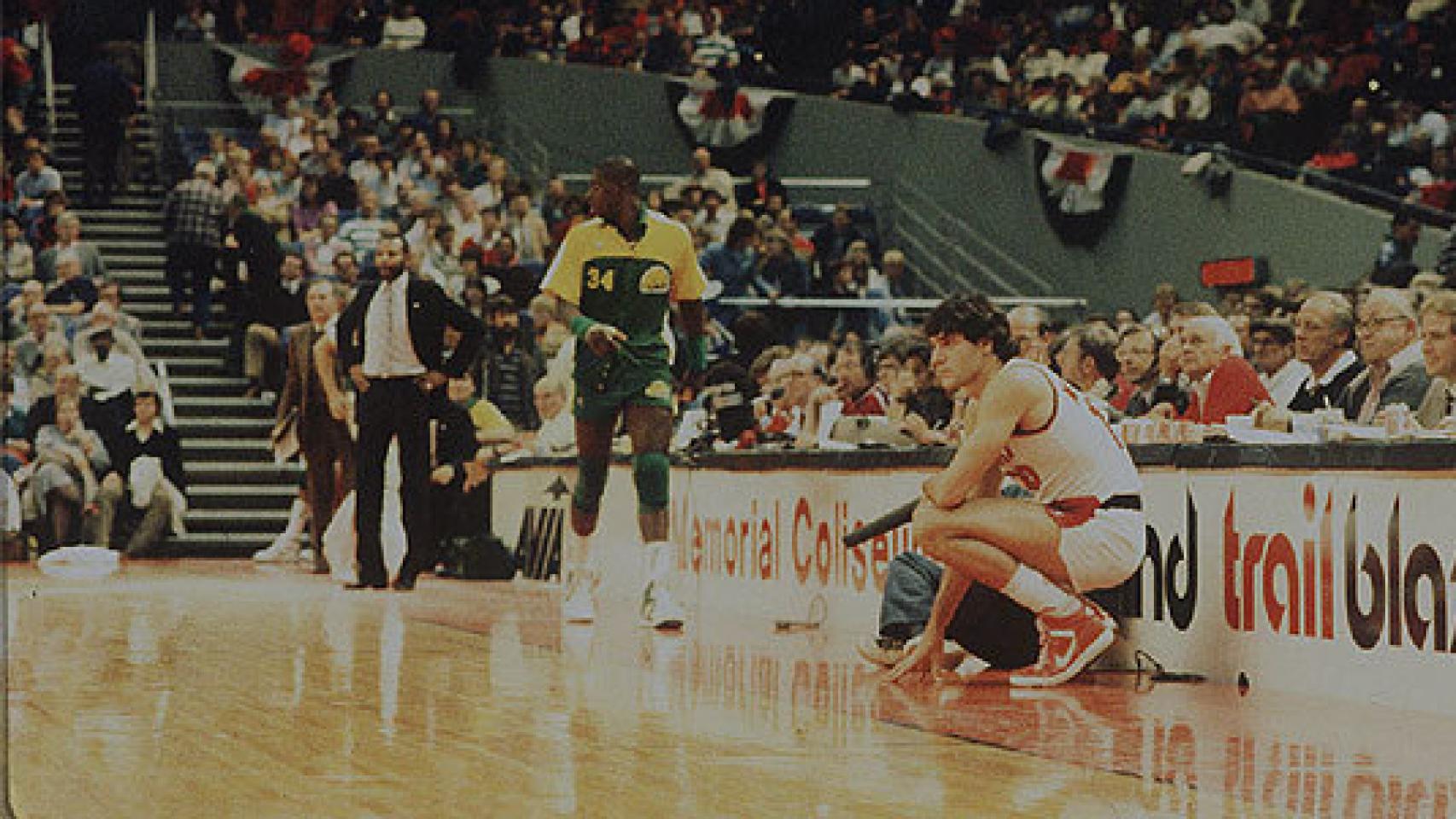 Fernando Martín justo antes de debutar en la NBA.