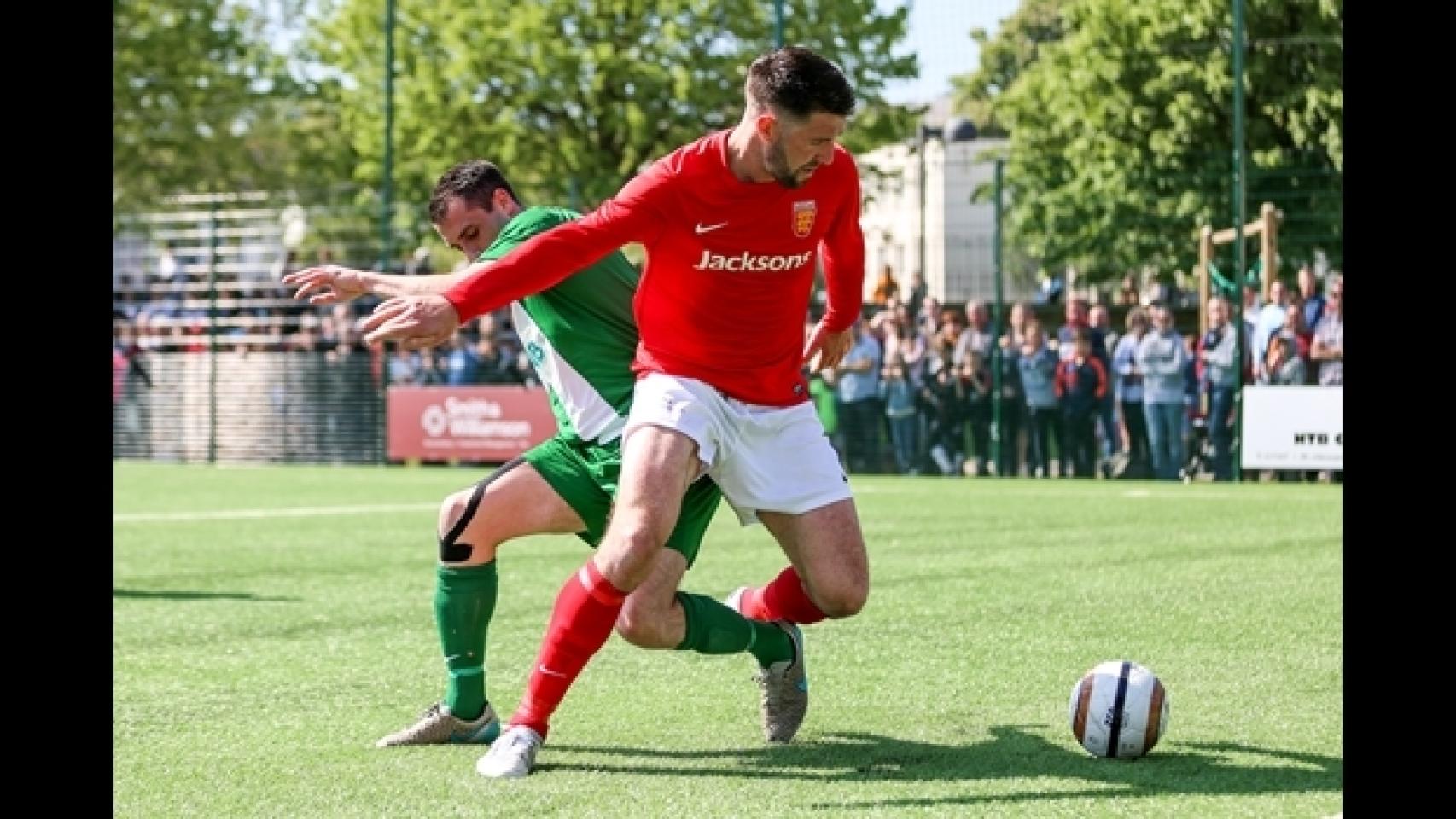 Un jugador de la selección de Jersey, durante un partido.