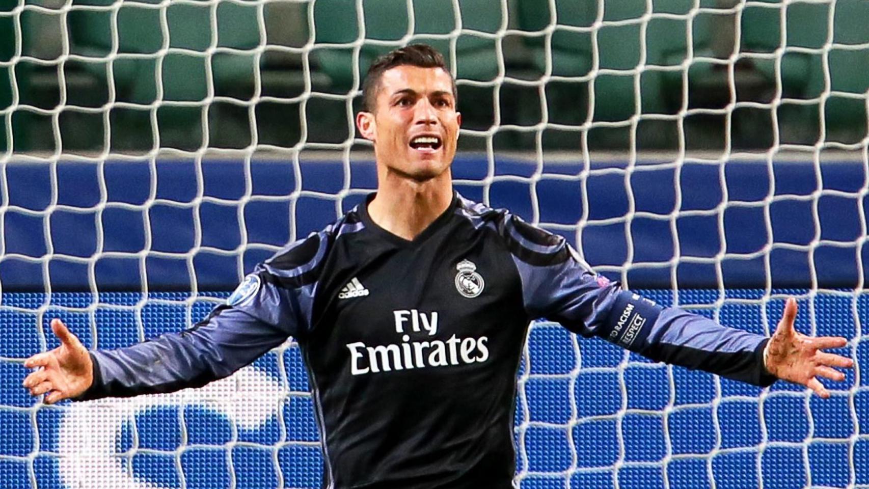 Cristiano se lamenta en el partido ante el Legia.