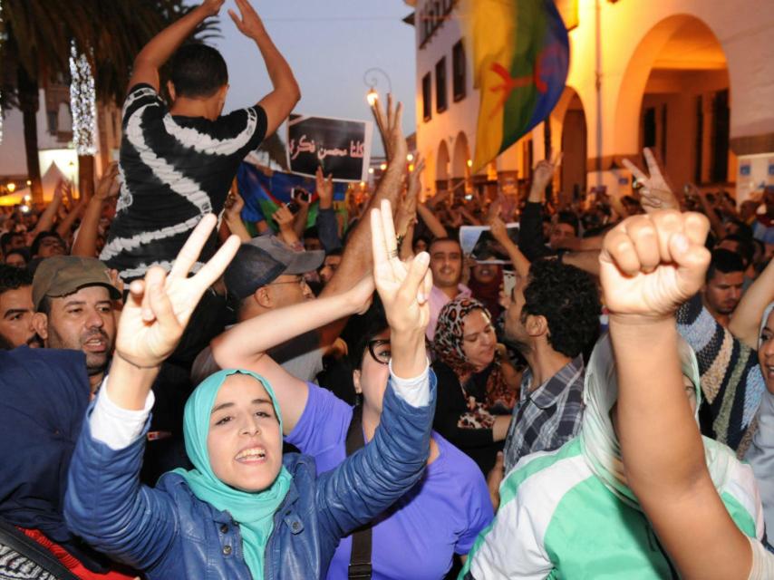 Marroquíes en las calles de Rabat el pasado domingo, indignados por la muerte de Mohcine Fikri.