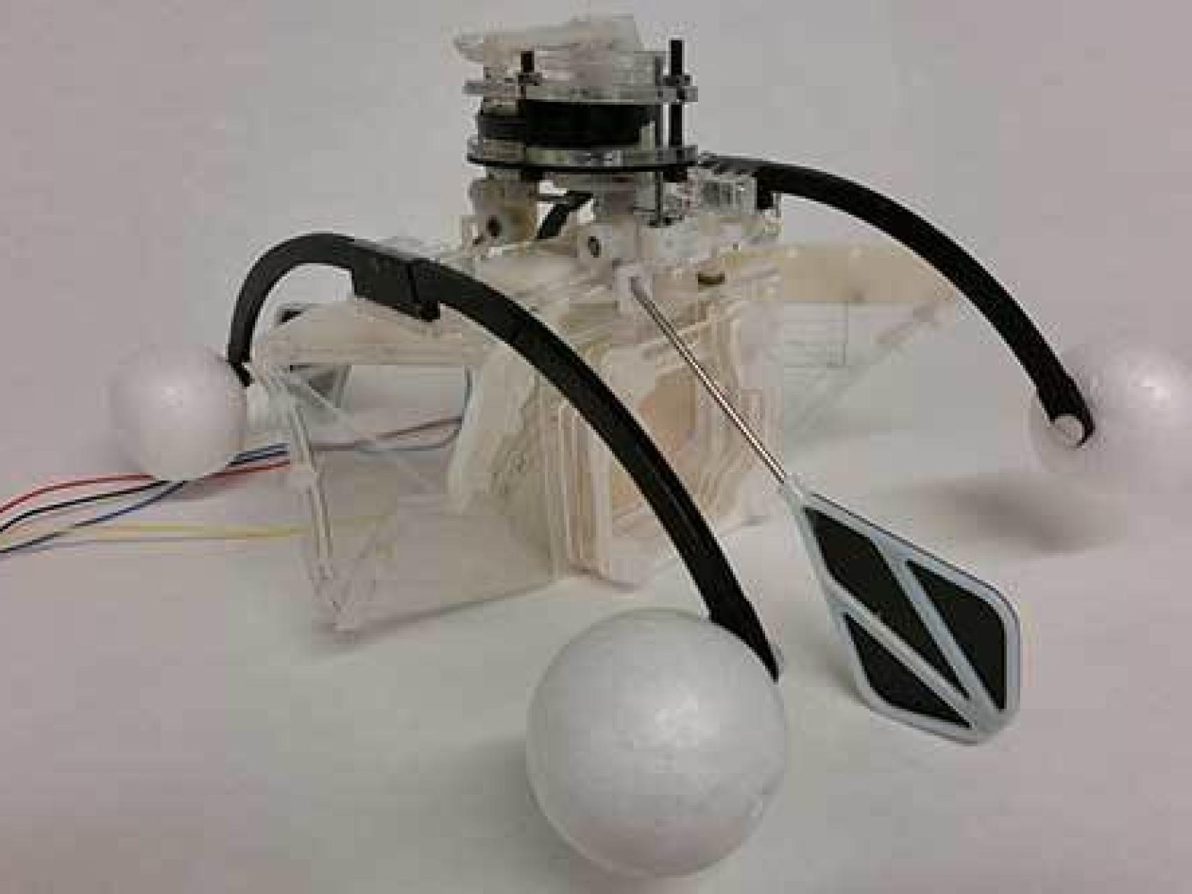 Row-Bot con la boca abierta.