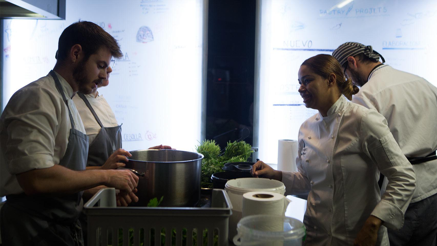 María aboga por la cocina hecha con cariño y con tiempo, cocina slow food.