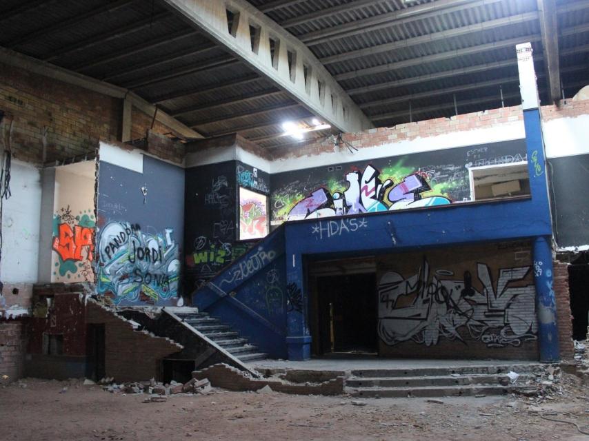 Estado actual de la nave de Manresa en la que estuvo ubicado Pont Aeri durante un año