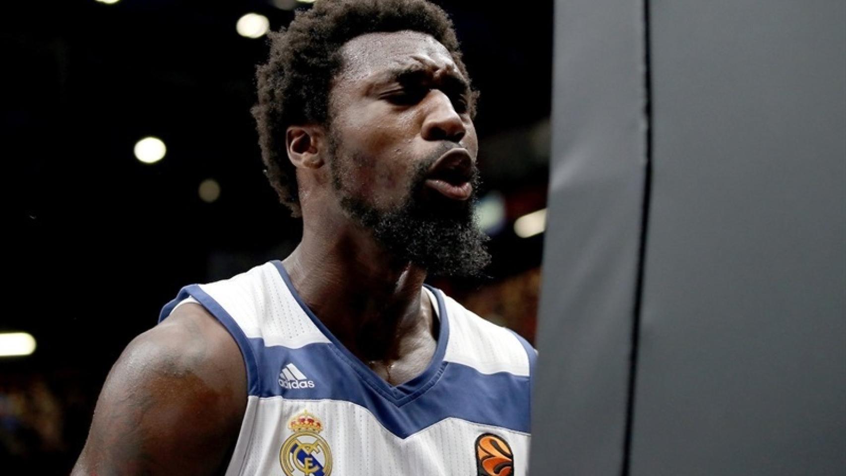 Hunter celebra una canasta en la Euroliga.