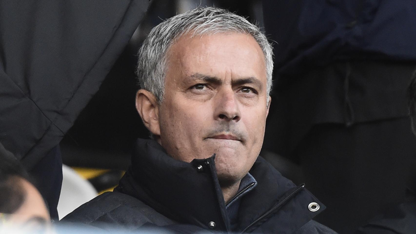 Mourinho, durante el partido ante el Swansea.