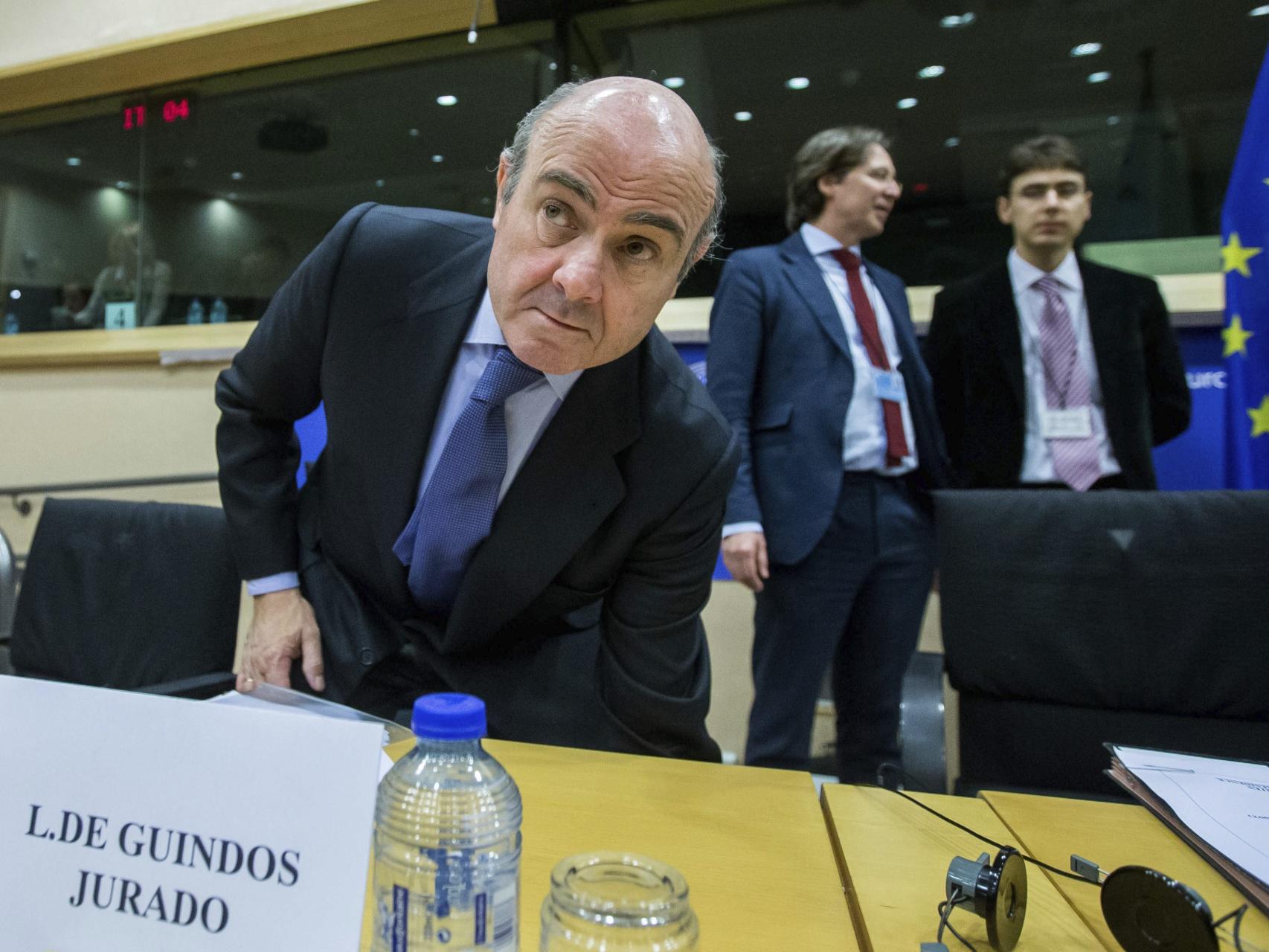 Guindos ha comparecido este martes en la Eurocámara sobre la suspensión de las ayudas comunitarias