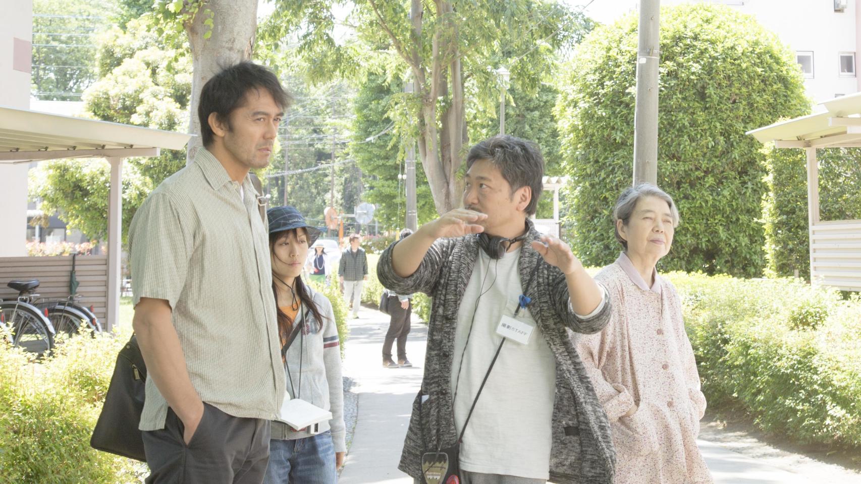 Kore-Eda, el director que emocionó a Steven Spielberg estrena película.