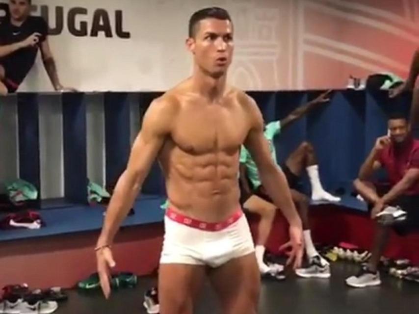 Cristiano Ronaldo en el 'Mannequin Challenge' de Portugal.