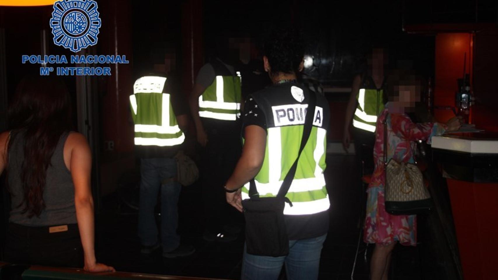 Siete detenidos de un grupo que captaba menores a través de Facebook para explotarles sexualemente