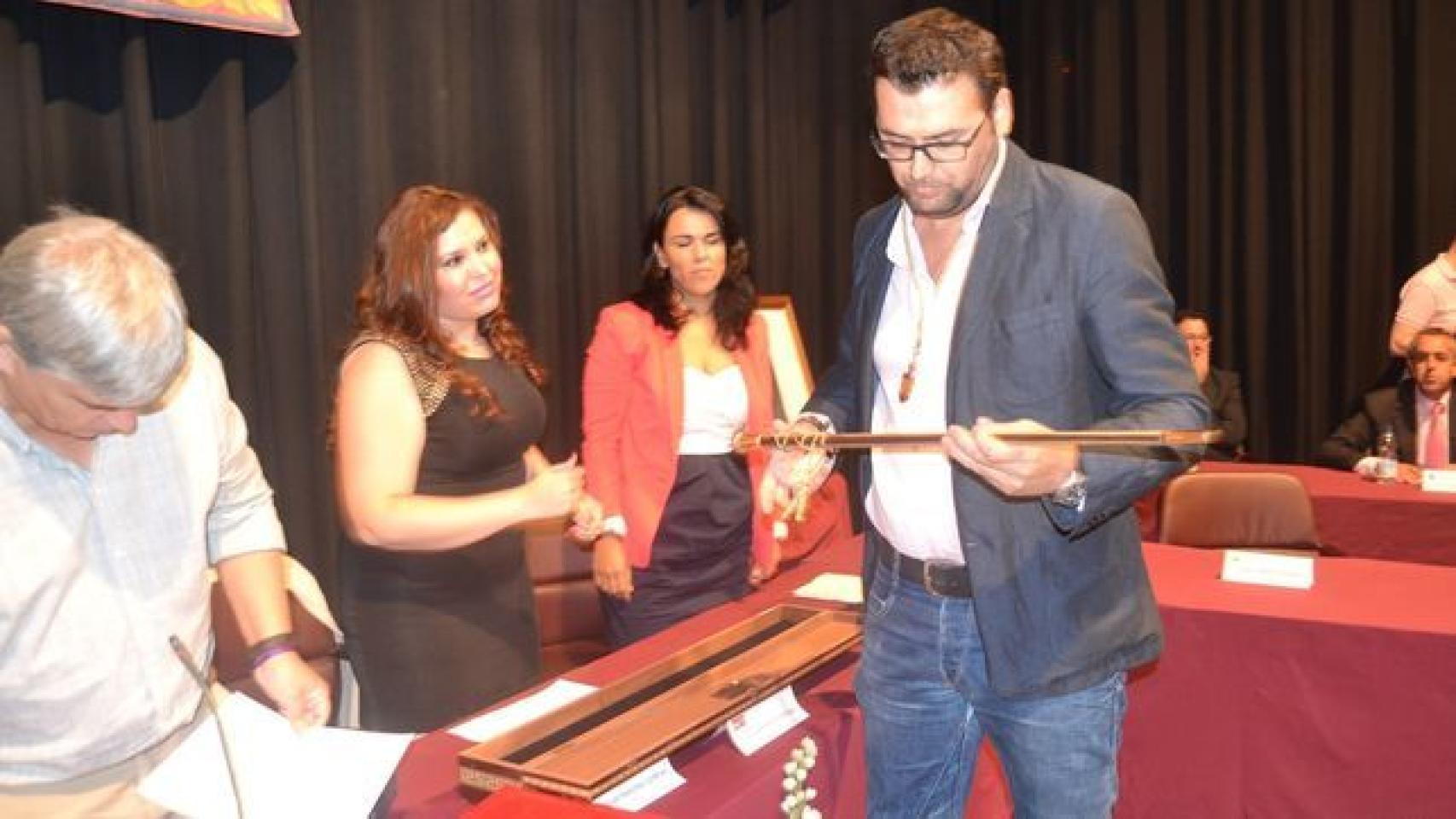 Lorenzo Medina, tras ser proclamado alcalde de Guillena.