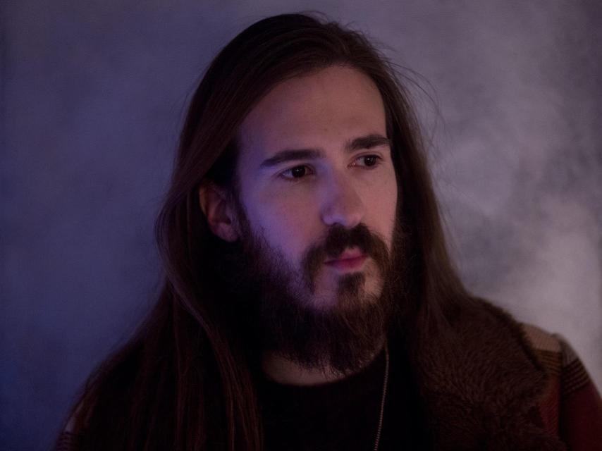 El cantante e ilustrador Carlos Sadness.