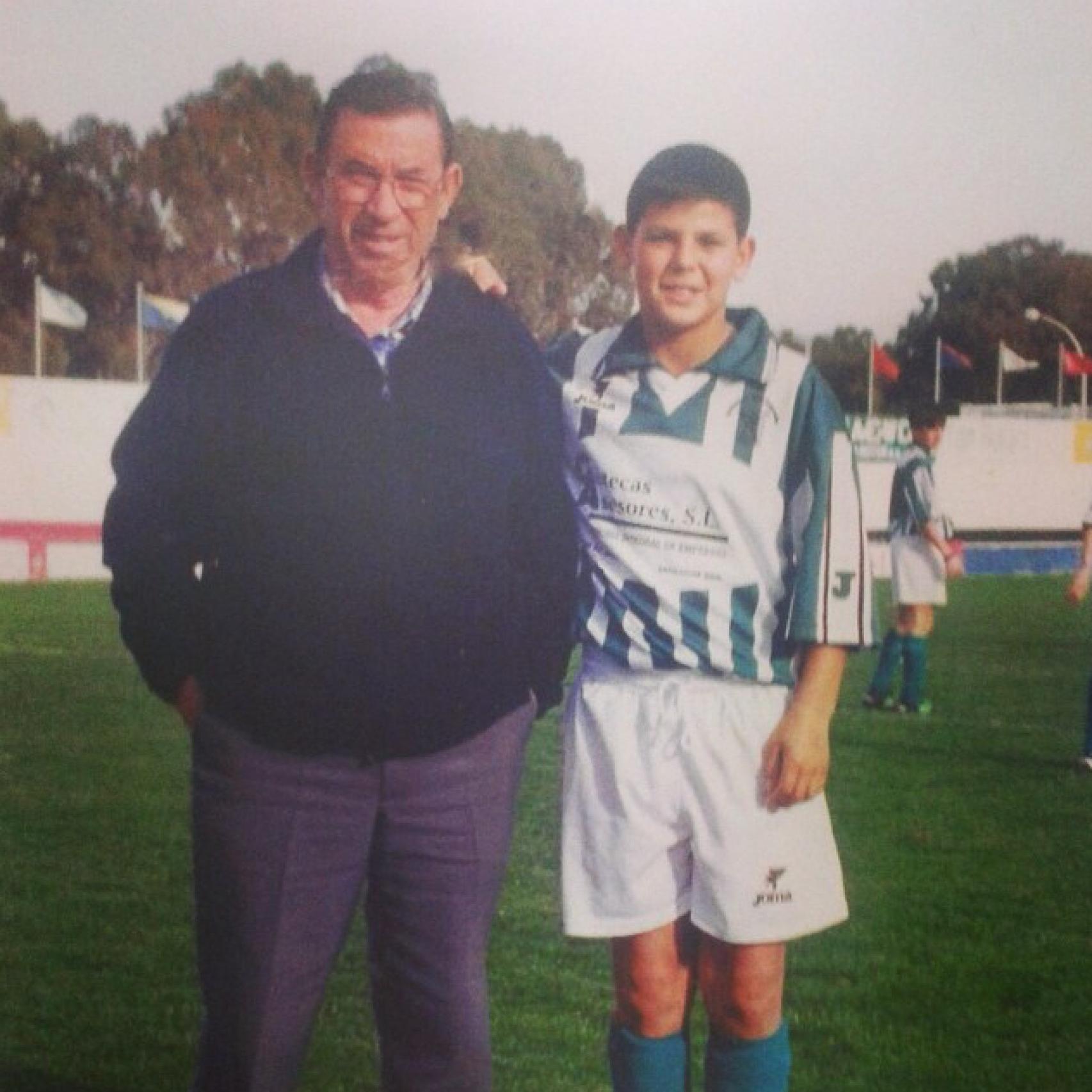 Nolito con su abuelo Manuel, a quien él considera su verdadero padre
