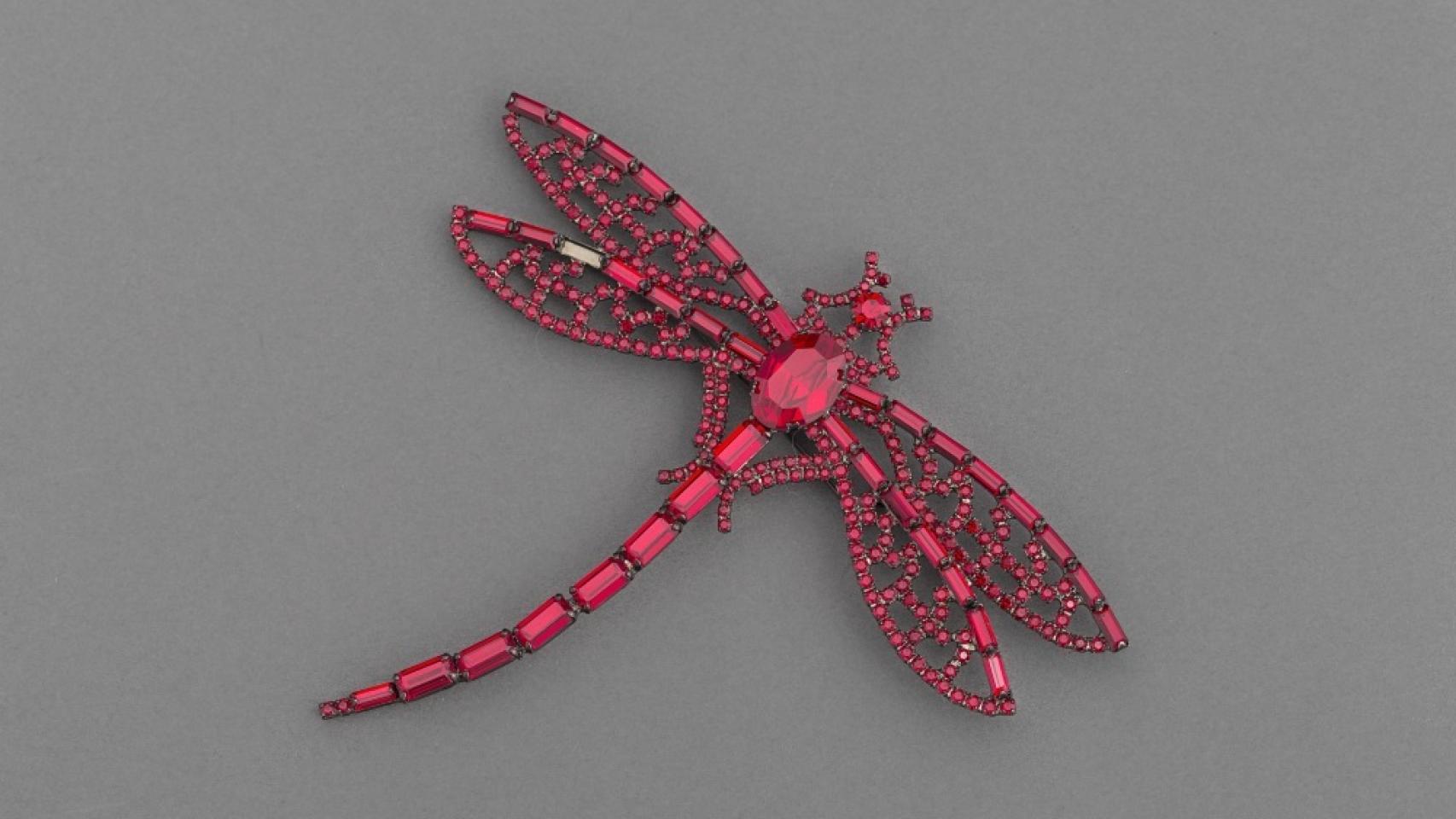 Uno de los complementos de Tino Casal incluidos en la exposición.