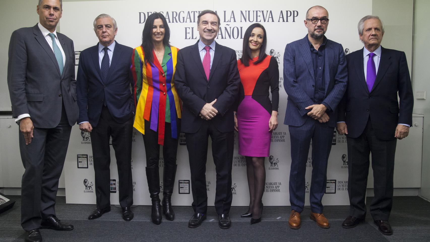 Los miembros del Consejo de Administración de EL ESPAÑOL Enrique Dans, Antonio Camuñas, Eva Fernández, Pedro J. Ramírez, Cruz Sánchez de Lara, Andrés Rodríguez y Javier Gómez de Liaño.