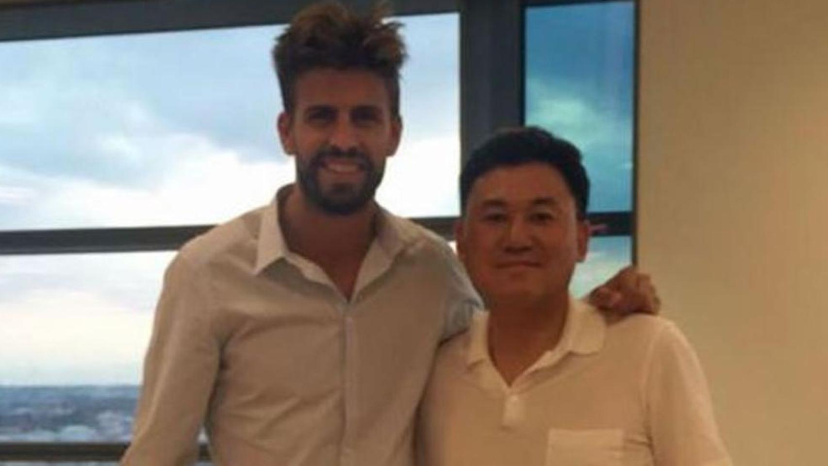 La foto que Mikitani colgó en las redes sociales junto a Piqué
