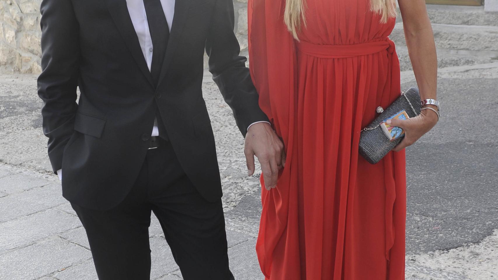 Con Fran Álvarez, el único hombre que la ha llevado al altar hasta el momento.