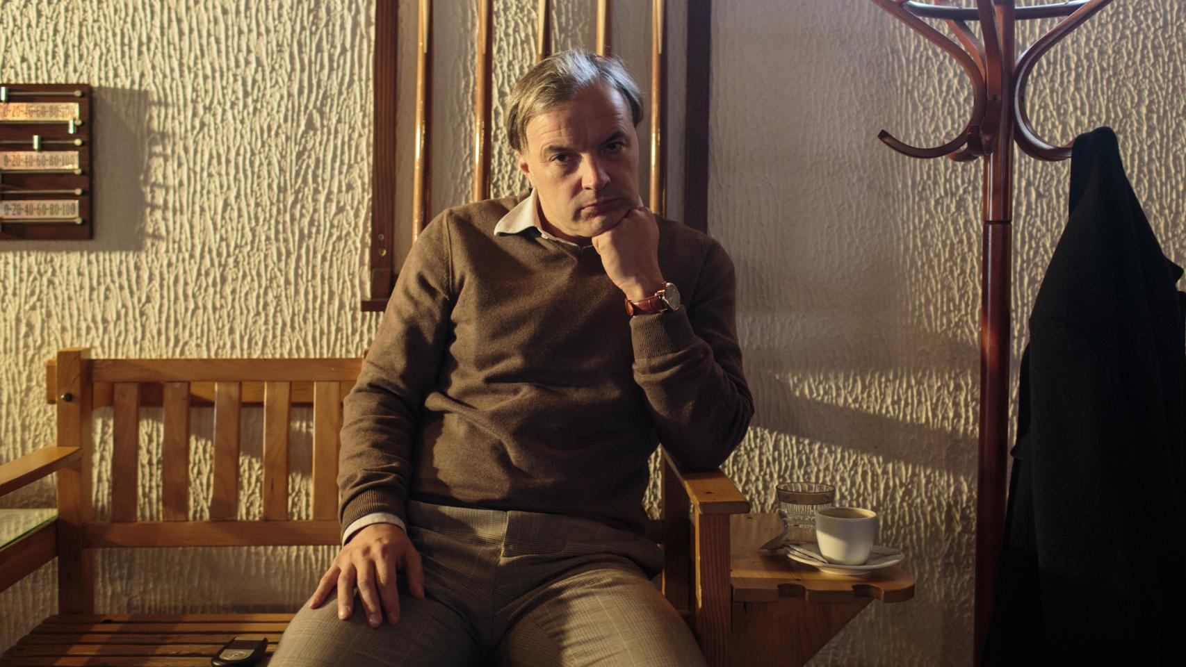 Jure Zorcic, ex novio de Melania Trump, posa en su casa de Eslovenia.