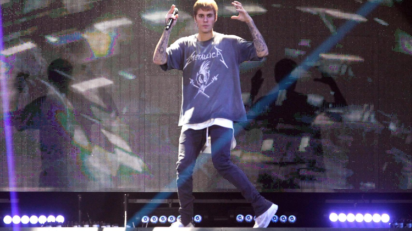 Justin Bieber durante un concierto en Italia