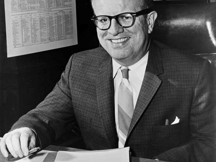 Larry durante su época en el Partido Demócrata.