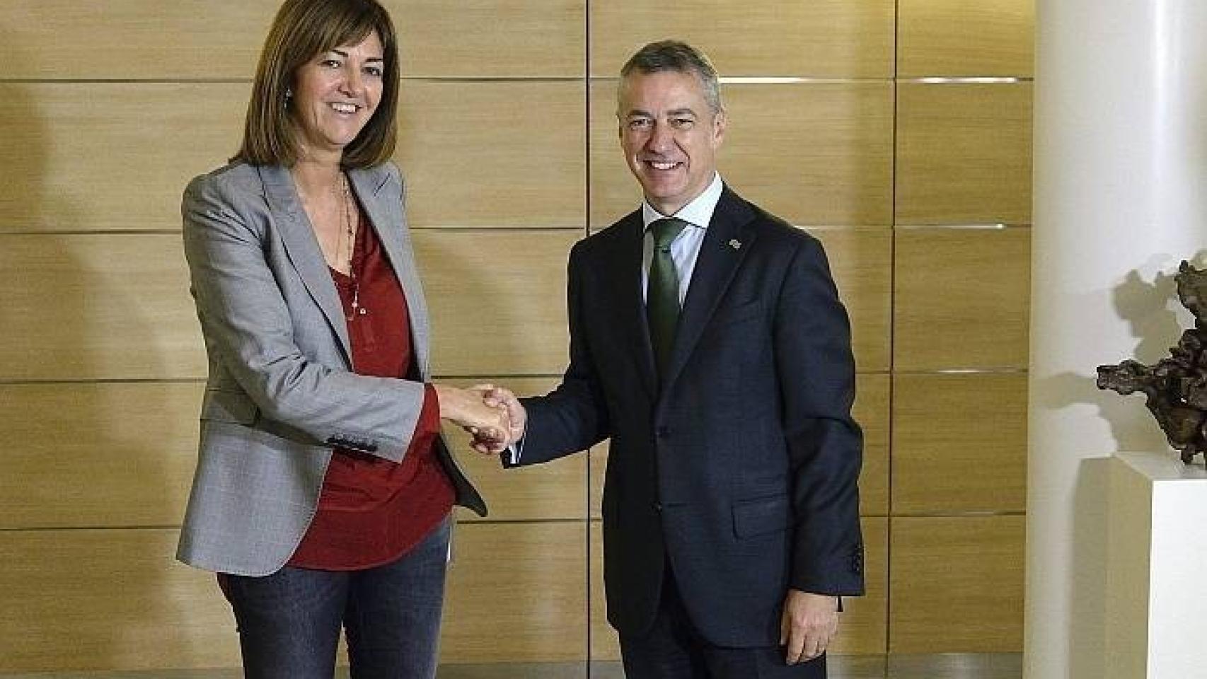 Idoia Mendia e Iñigo Urkullu en el Parlamento Vasco.