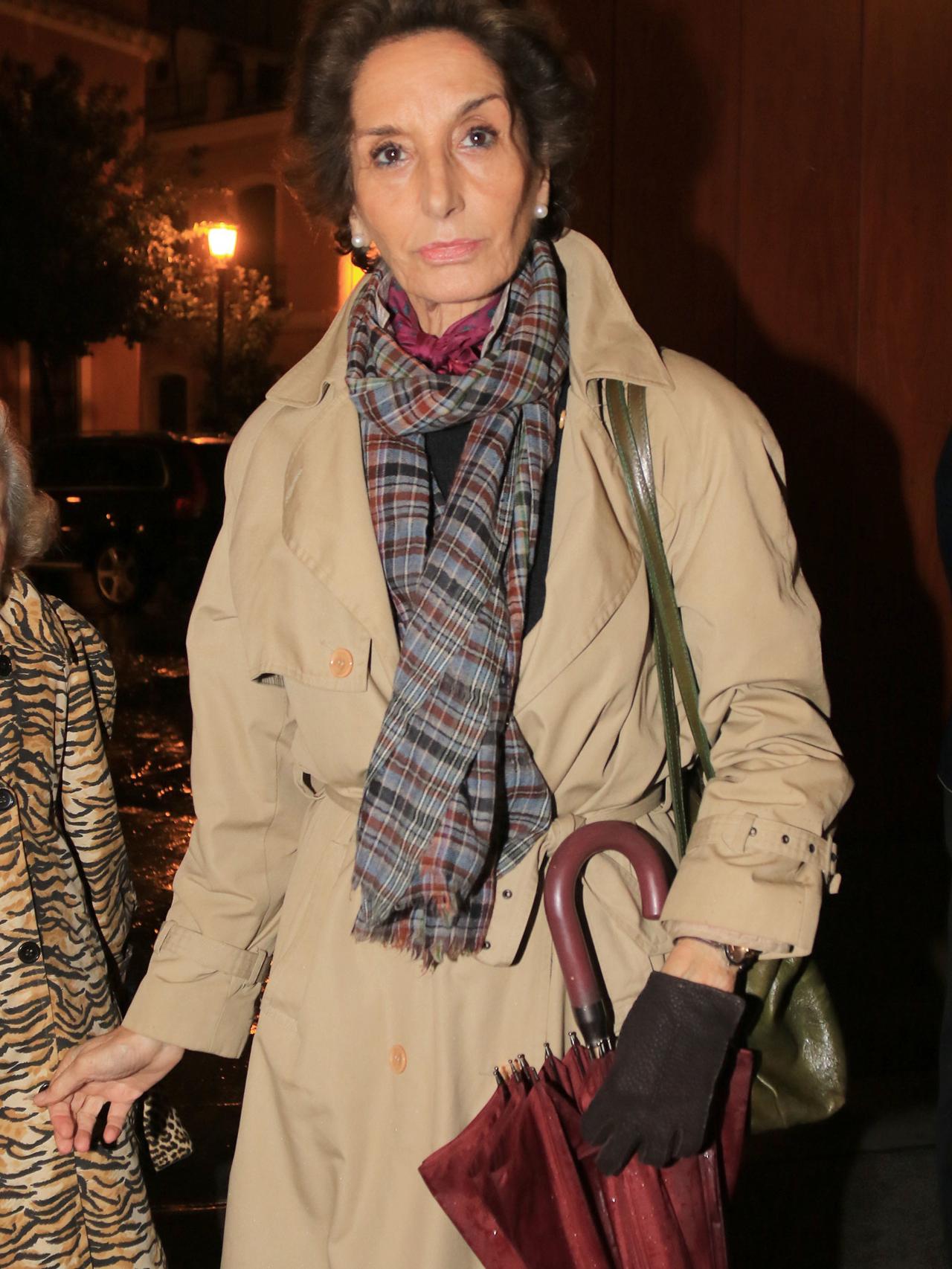 Naty Abascal en la misa funeral