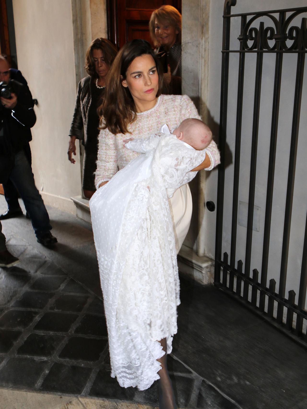 María Palacios con su hija Ginevra en brazos