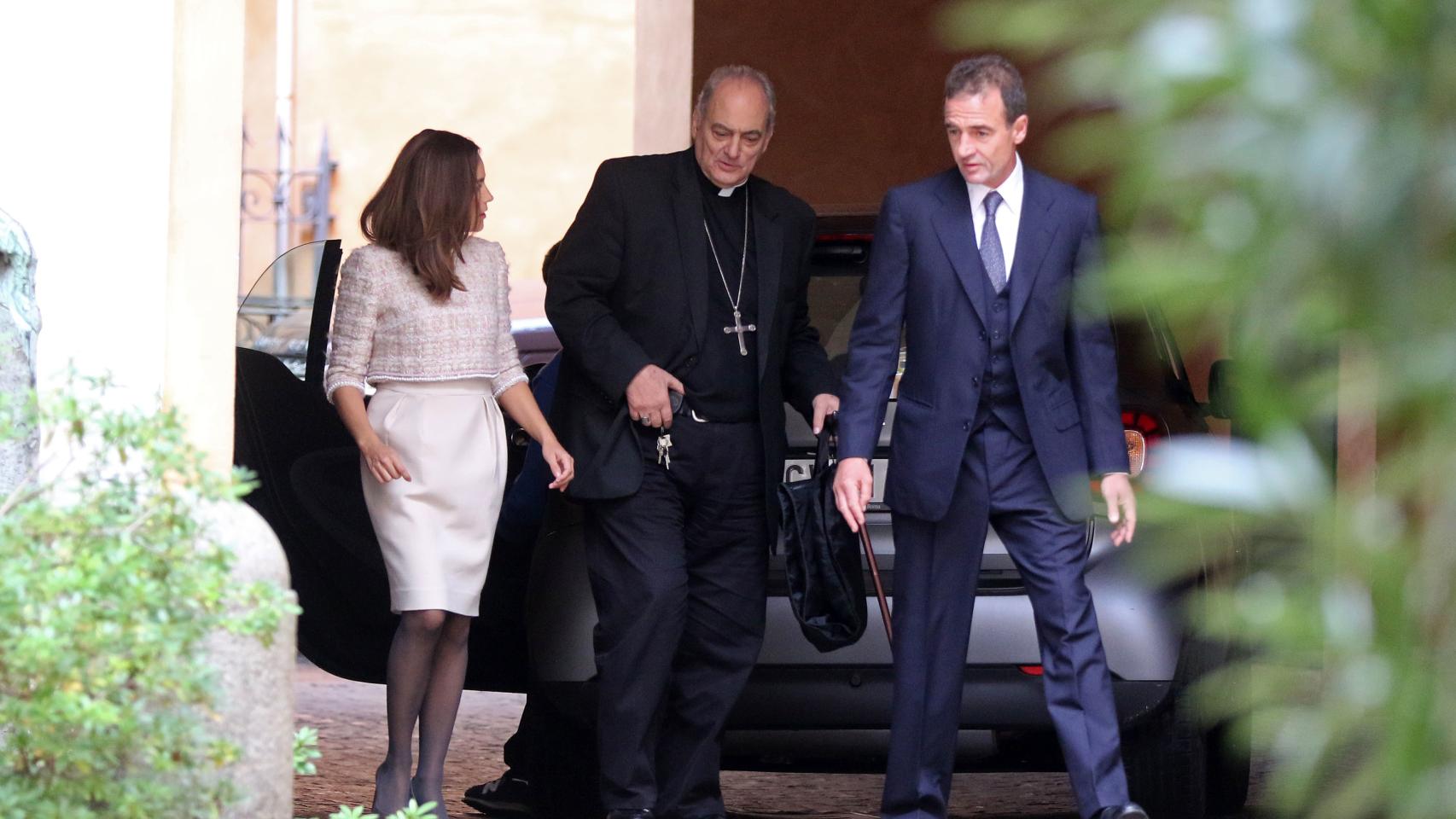 María y Lequio llegando a la ceremonia.