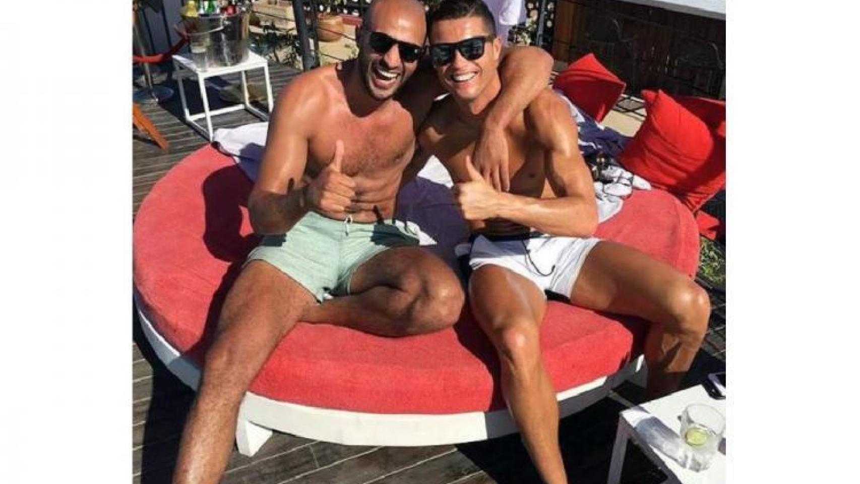 Badr Hari (izqda) con Cristiano en Marrakech en 2005