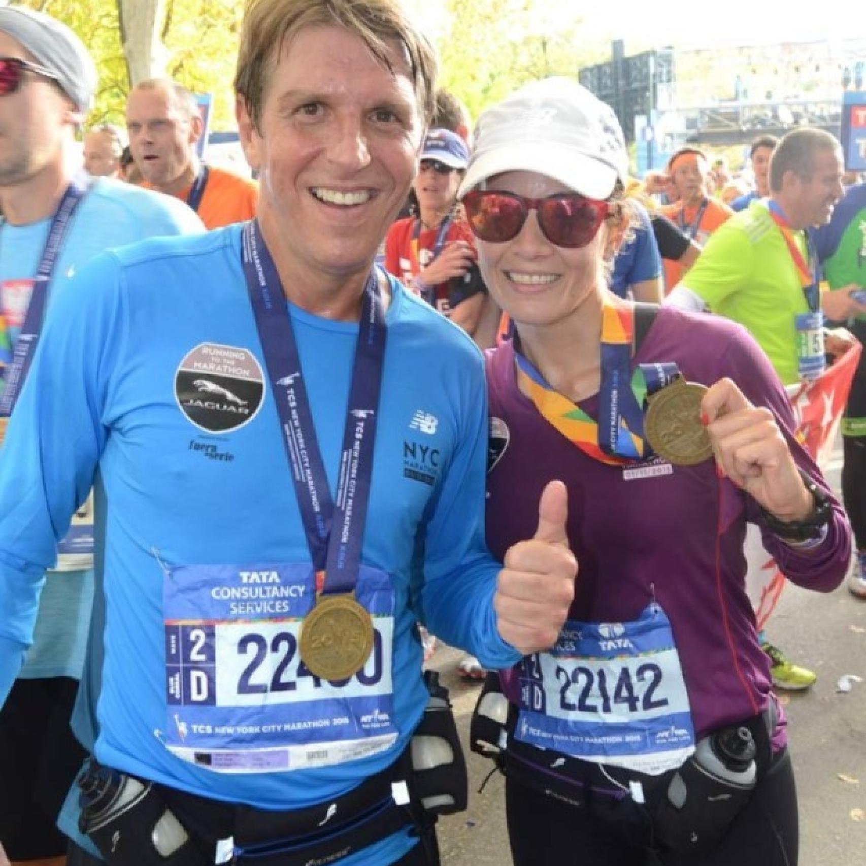 El Cordobés y Troconis, a su llegada a la meta en la maratón de Nueva York.