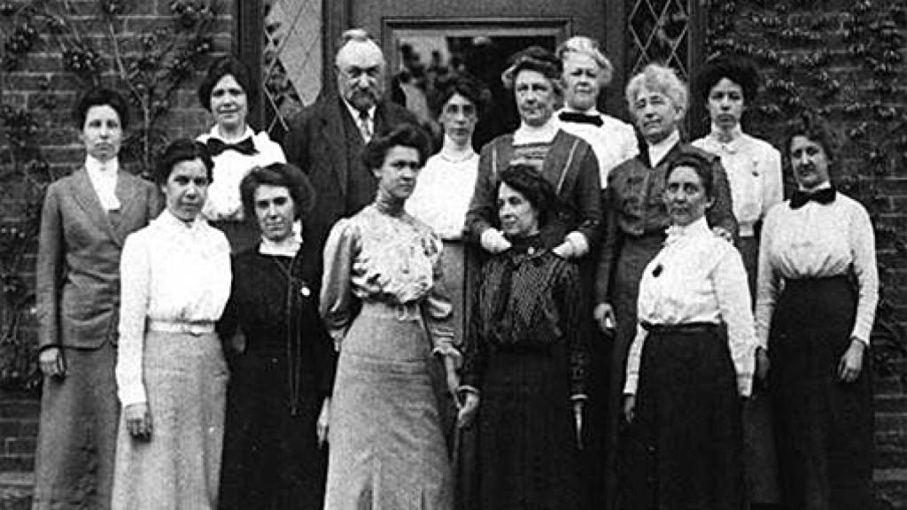 Image: Mujeres a la caza del firmamento