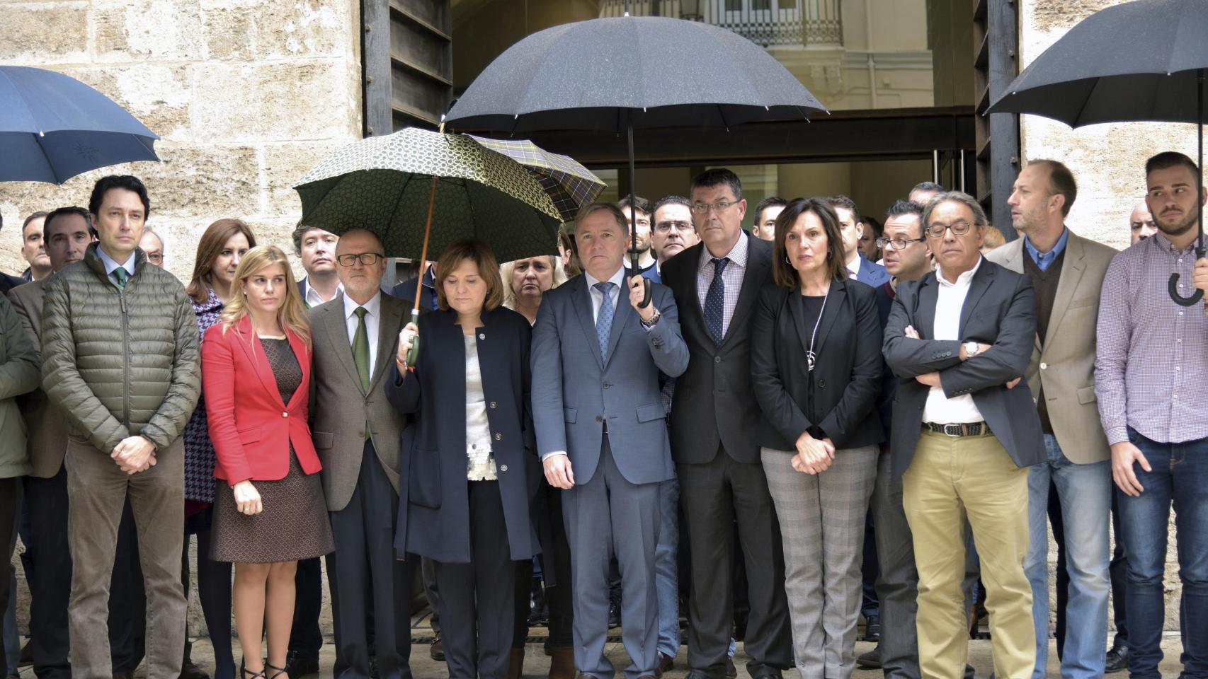 Minuto de silencio en Les Corts Valencianes.