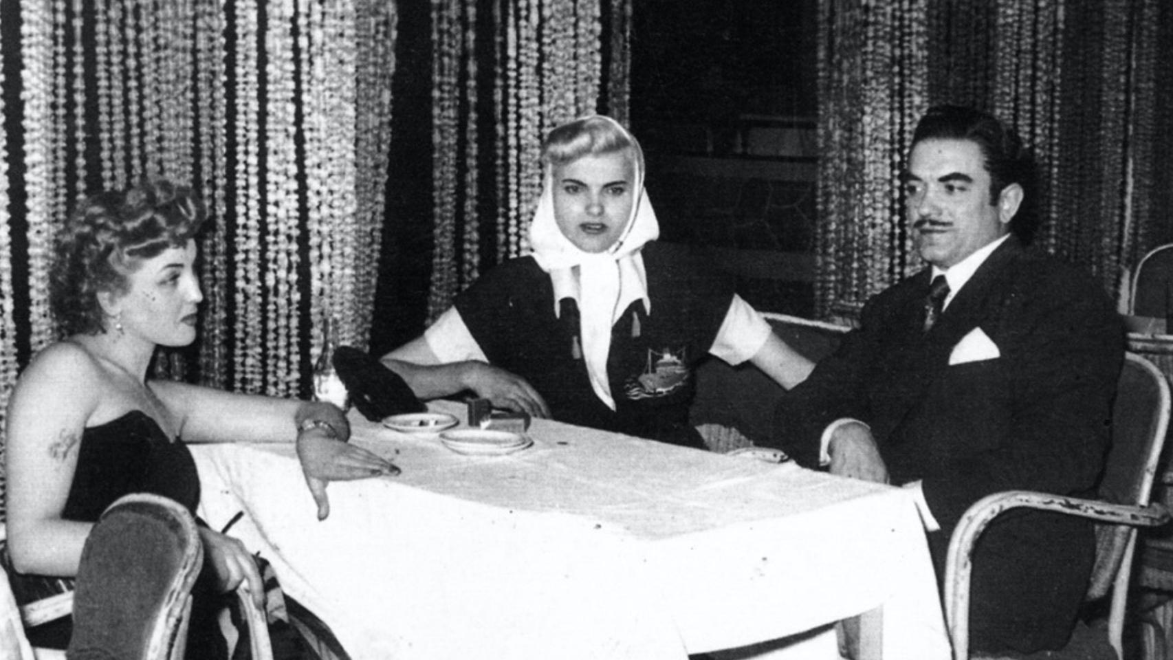 Seductor incansable, Jarabo se dejaba ver con mujeres por sitios elegantes.