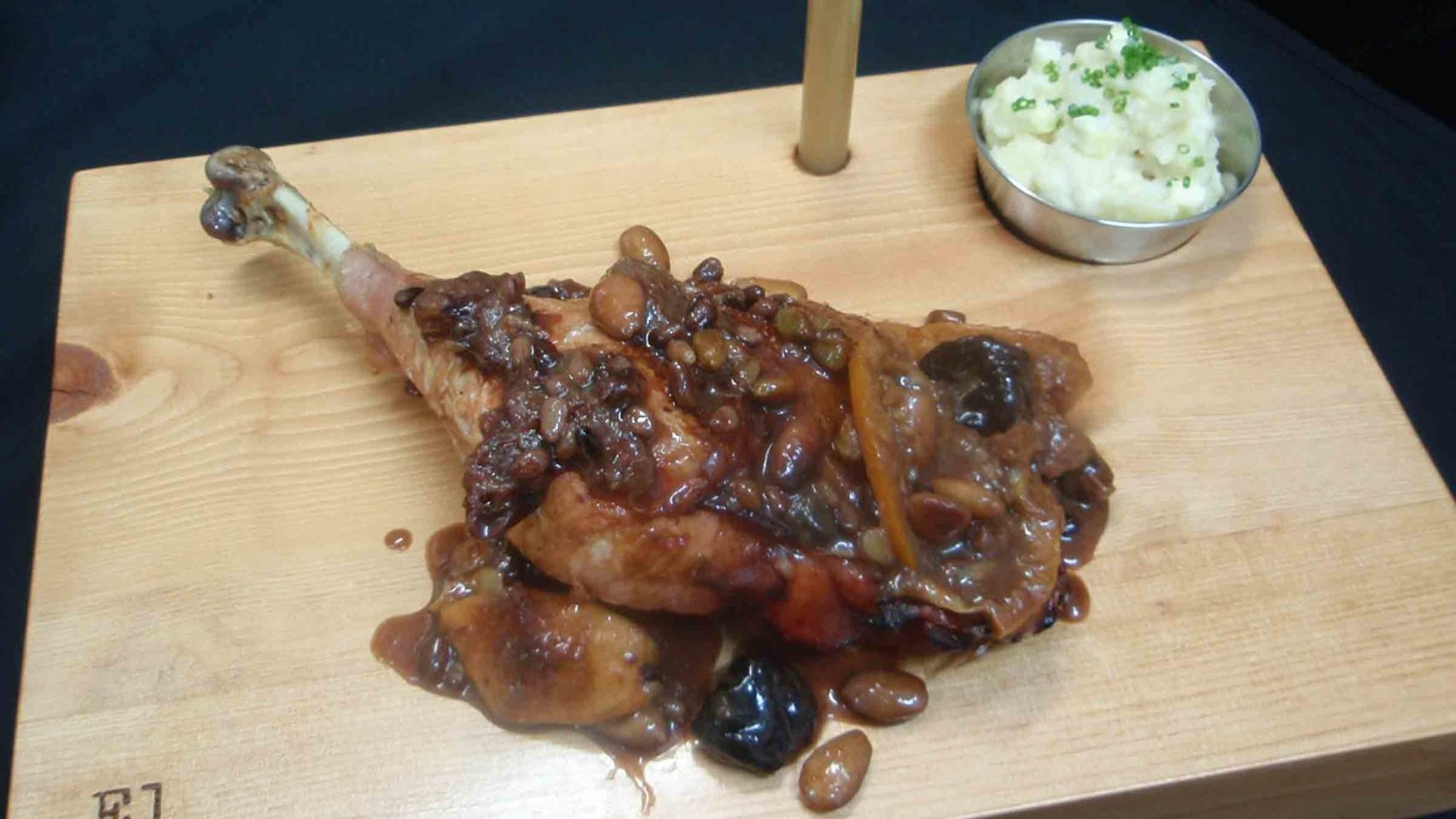 Pavo tradicionalmente asado de El Mendrugo.