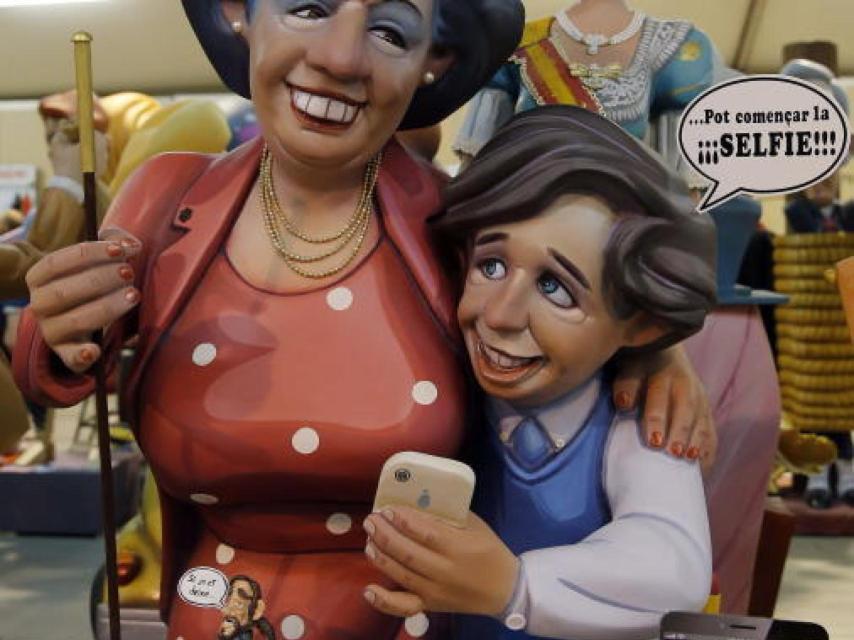 Rita Barberá junto al pequeño Nicolás, ahora conocido como Francisco Nicolás.