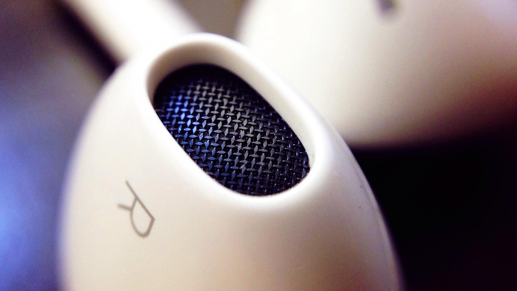 ¿Problemas a la hora de usar los EarPods? Actualiza el sistema operativo.