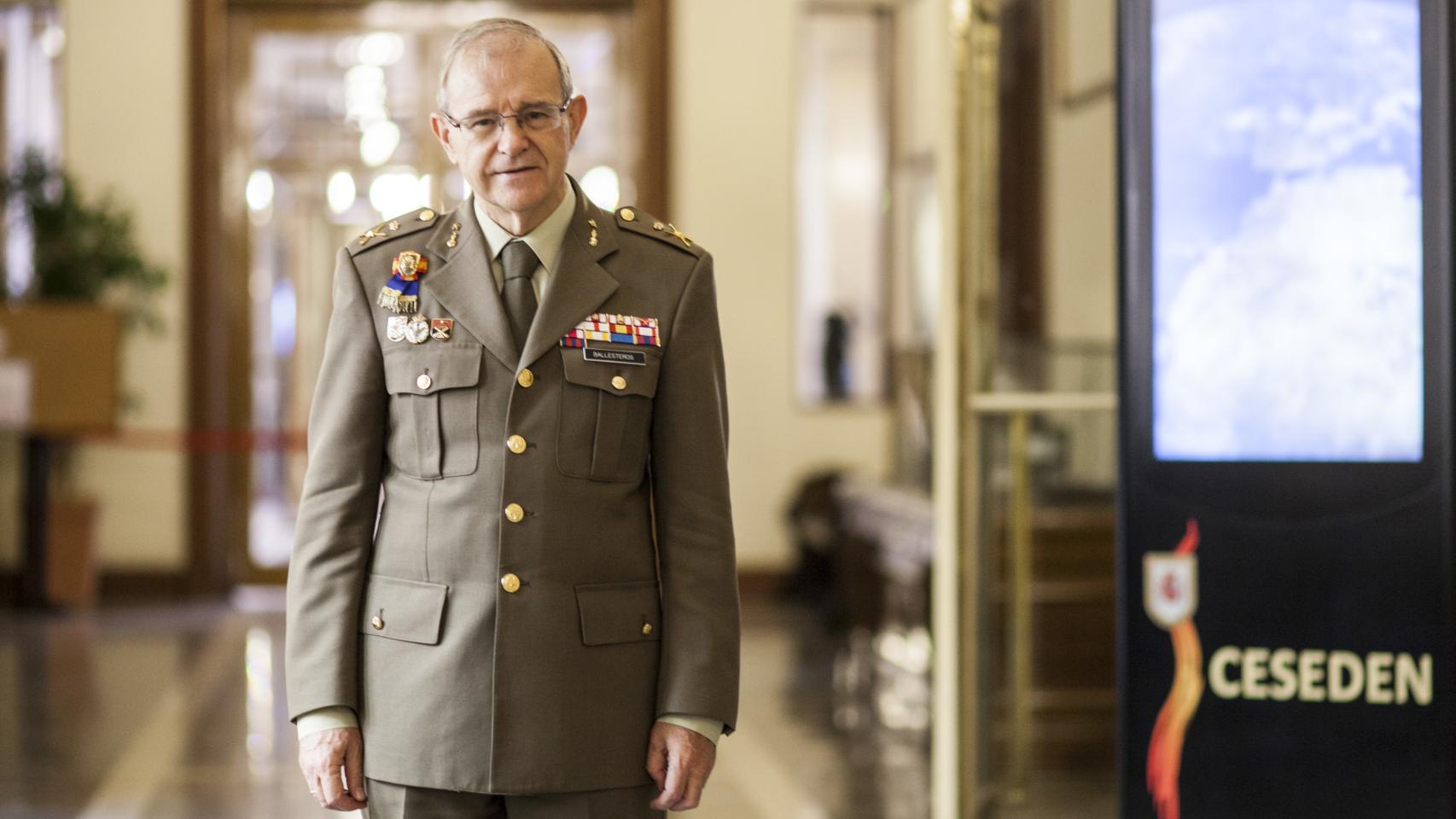 El general Ballesteros, director del IEEE, es autor del libro `Yihadismo´.