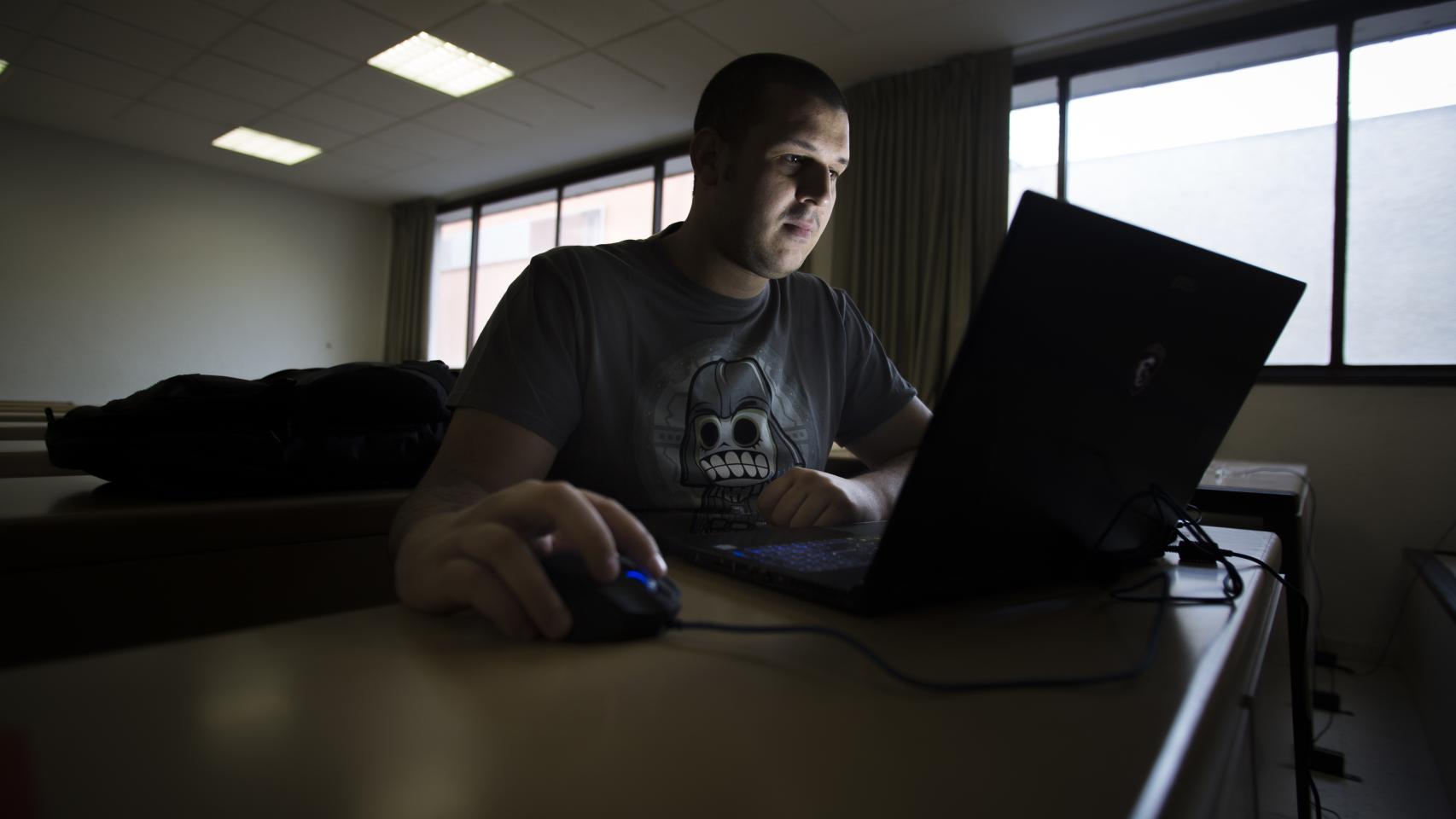 Francisco José Ramírez López, experto hacker en dispositivos móviles