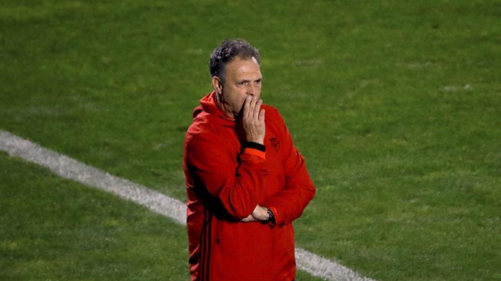 Joaquín Caparrós como técnico de Osasuna.