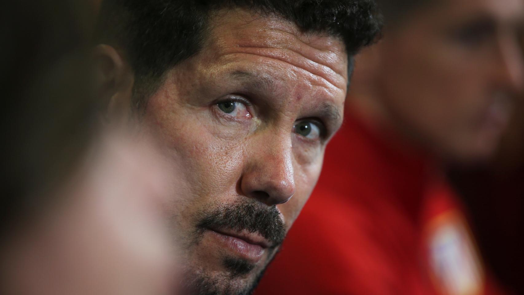 Simeone, en el banquillo del Vicente Calderón.
