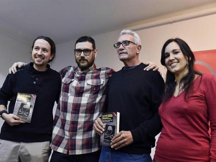 De derecha a izquierda: Pablo Iglesias, Nega, Cañamero y Arantxa Tirado.
