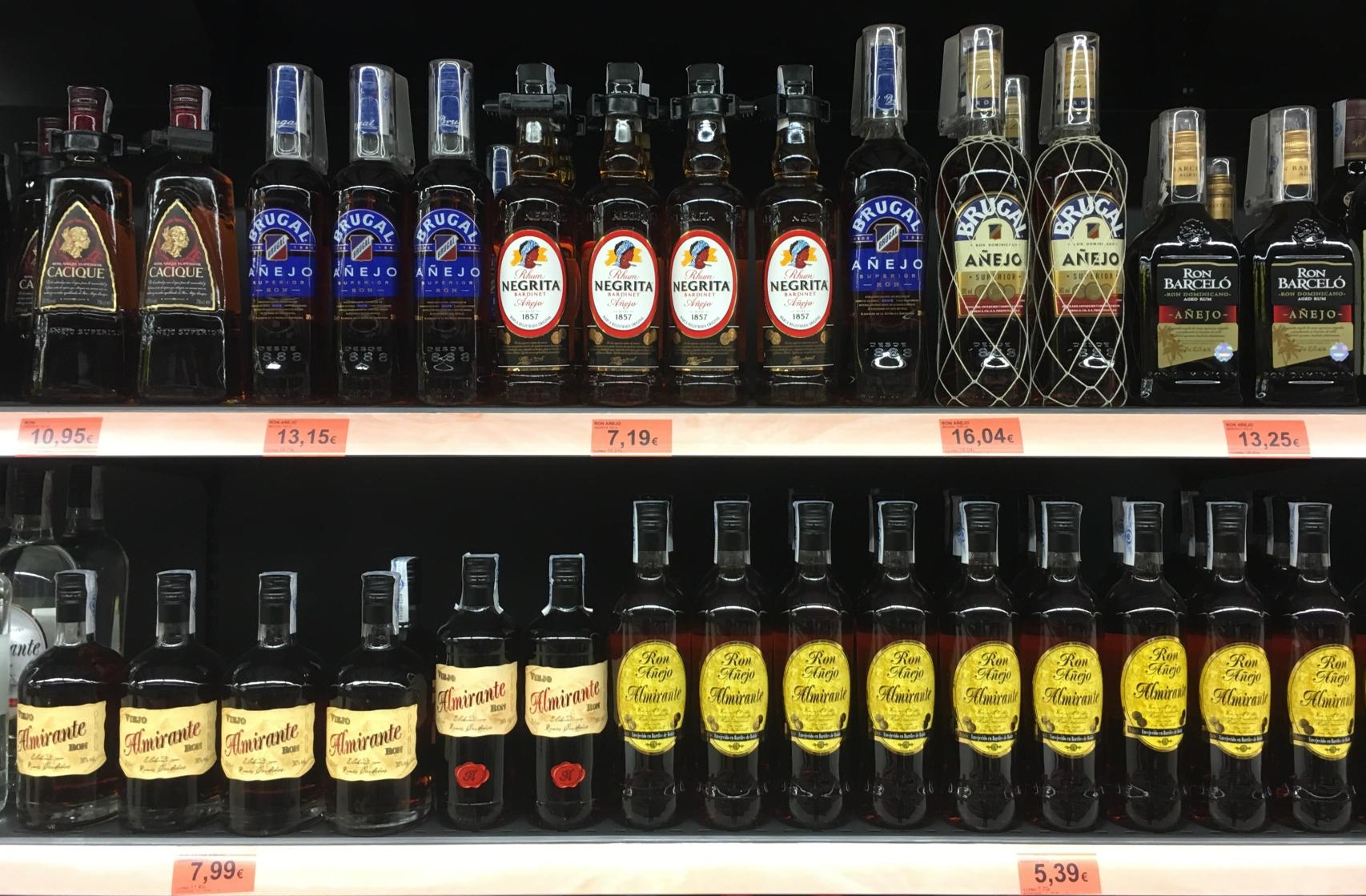 Diferencias de precios entre el ron 'original' y la marca blanca de Mercadona