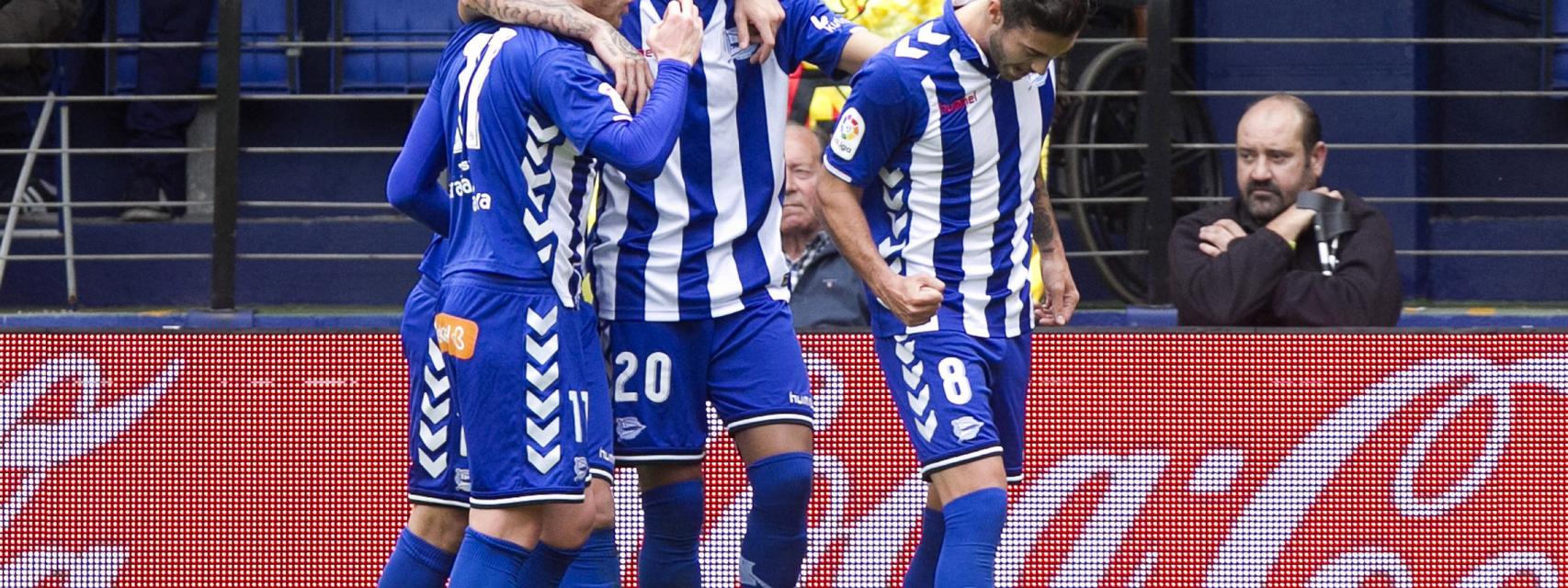 El Alavés celebra un gol.