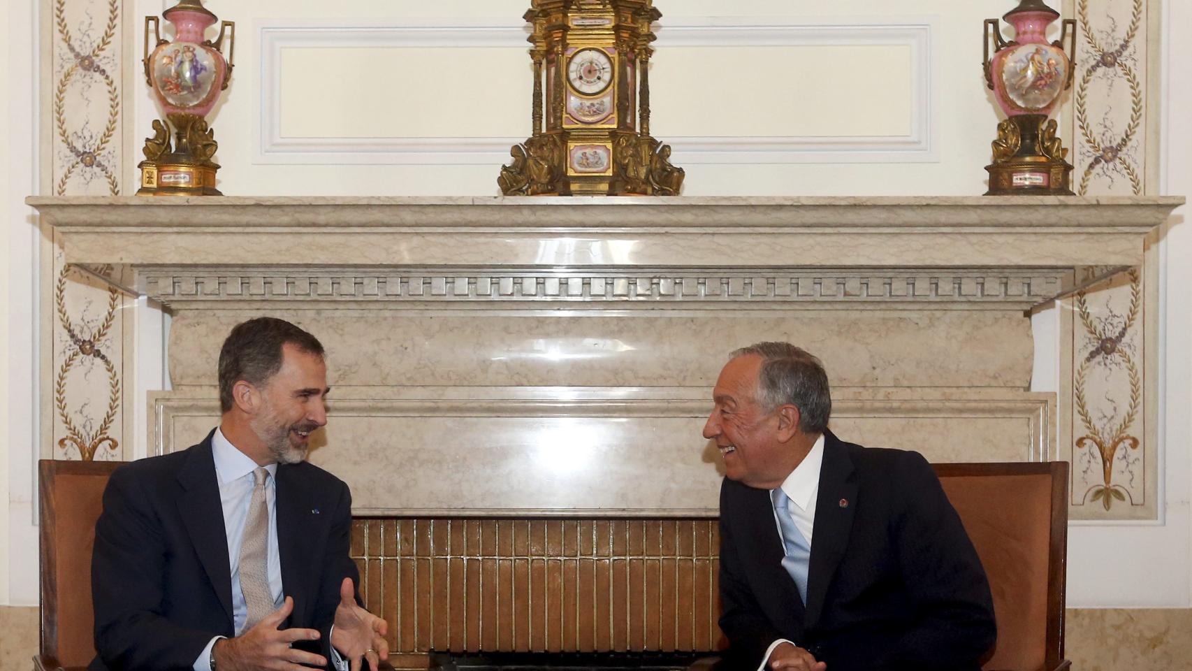 Felipe VI y Marcelo Rebelo de Sousa, en la recepción del Ayuntamiento de Oporto.