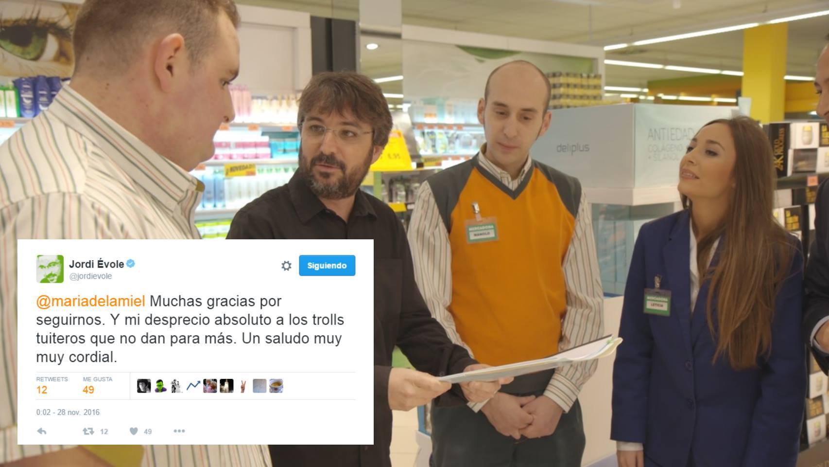 Uno momento del programa y el tuit de Jordi Évole.